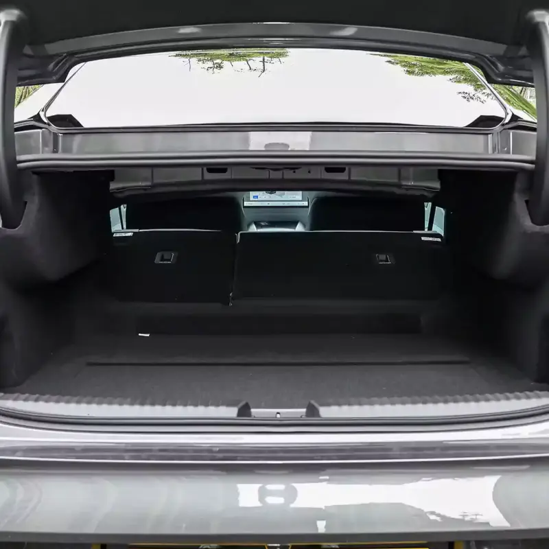 Lynk & Co Z10