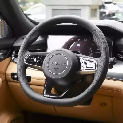 Lynk & Co 09