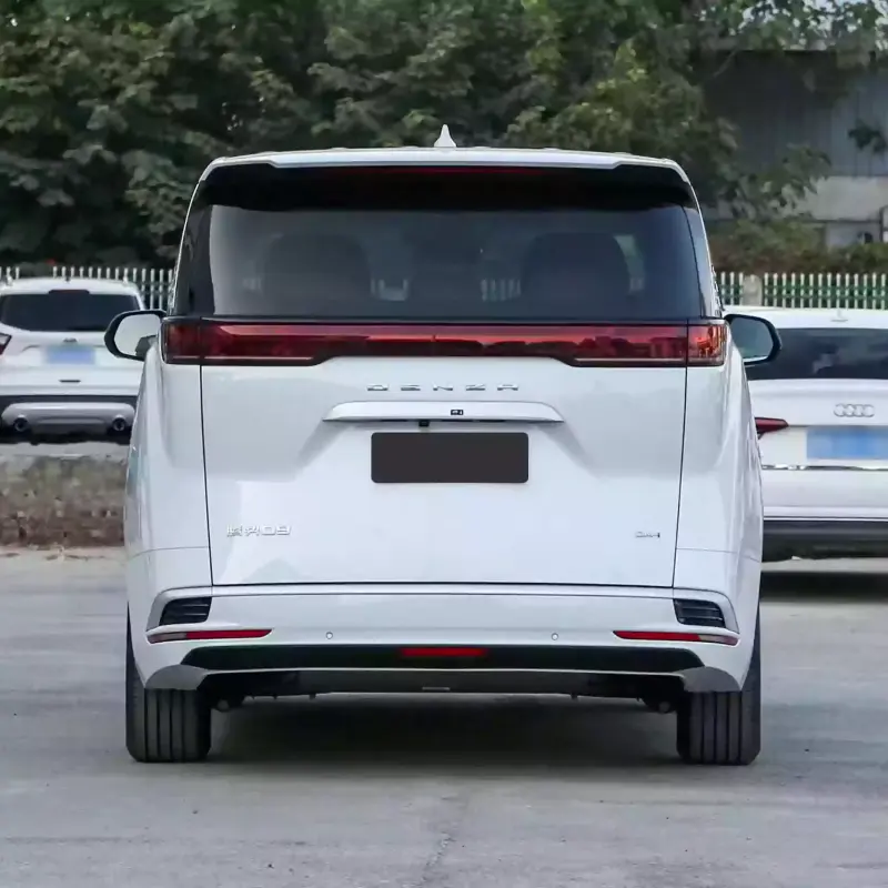 Denza D9 DM-i